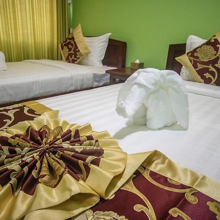 Golden Gum-Kino Hotel Mandalay Exterior foto