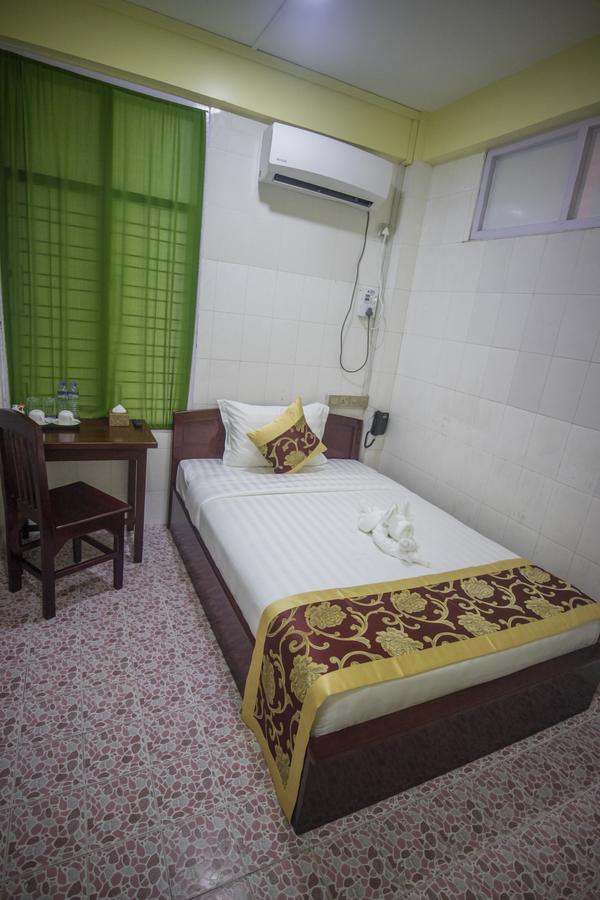 Golden Gum-Kino Hotel Mandalay Exterior foto